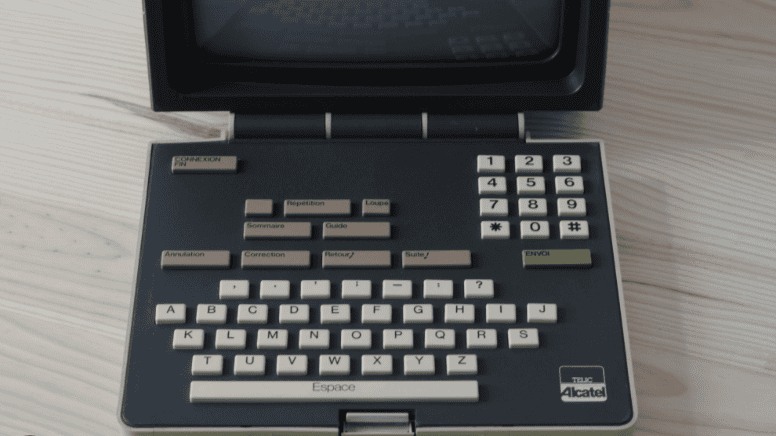 Clavier alphabétique du Minitel Alcatel – réforme ISO 9001 et dépendance au sentier